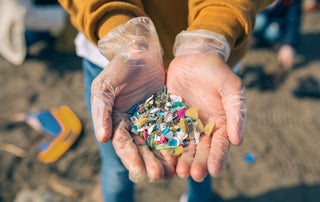 Microplastic: wat is het & waar blijft al dat plastic?